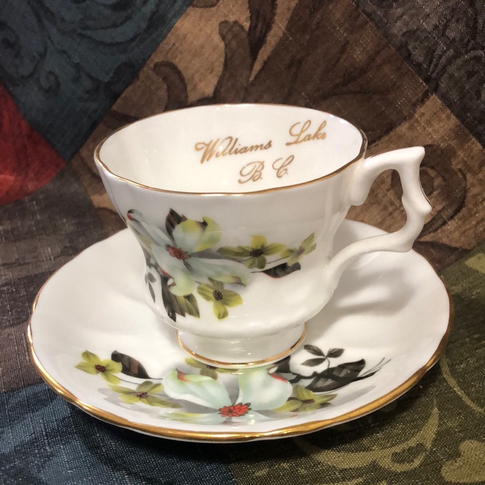 🇬🇧EUC🇬🇧Vintage Royal Windsor Teacup and Saucer Set